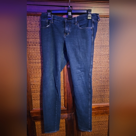 Abercrombie & Fitch EUC size 8 Blue Straight Jeans Classic Denim - Picture 1 of 3